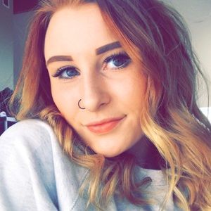 Meet your Posher, Abigail